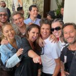 Carlos Vives Instagram - Con mis amigos del amor y la parranda🙌🏼 @juanes @ryancastrro @diegotorresmusica @anamenaoficial @rozalenmusic @npastorioficial @carlos_baute @princeroyce @claudiaelena @lachechi Madrid, España