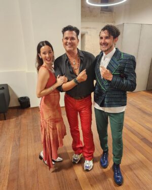 Carlos Vives Instagram - Que la música siga siendo siempre  una excusa para abrazarnos y ser felices ¡Sevilla, dejas una huella imborrable en todos los que pasamos por aquí, te llevo conmigo!❤️🇪🇸 @latingrammys
