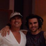 Carlos Vives Instagram - Hace más de 10 años soñamos esta canción. En el 2009 para el segundo disco de “Clásicos de la Provincia”...¡Hasta fuimos al estudio! Pero todo llega cuando tiene que llegar❤️ ¿Ya escucharon “Las Mujeres? #TBT