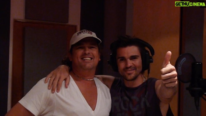 Carlos Vives Instagram - Hace más de 10 años soñamos esta canción. En el 2009 para el segundo disco de “Clásicos de la Provincia”...¡Hasta fuimos al estudio! Pero todo llega cuando tiene que llegar❤️ ¿Ya escucharon “Las Mujeres? #TBT