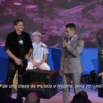 Carlos Vives Instagram - Mi semana en Madrid: 1. Estuvimos en la Conferencia CAF. Falca y Lore nos acompañaron, la felicidad❤️ @agendacaf 2. Bailé “La Bicicleta” con Pepa Bueno, que talento ja ja ja🚲 3. Falcao nos hizo llorar con sus palabras. Gracias por tanto @falcao 4. ¡Isa! Gracias por todo lo que haces con nuestra fundación @traslaperla todo ha valido la pena🤍 5. La Provincia y el Team Vives acompañándonos para nuestra masterclass “Del Guapa al Güepa” 🙌🏼 6. Me puse la pinta para encontrarme con El Rey 7. De promo en Madrid #LasMujeres 🕺🏻 8. Con La Presidenta de La Comunidad Autónoma de Madrid anunciando oficialmente nuestro concierto en La Puerta de Alcalá @isabeldiazayuso 9. Las calles de Madrid y El Tour de los 30 👏🏼 10. Las Mujeres es el nuevo #SuperDial en @cadena_dial 🔥 @juanes Que alegría venir a España 🇪🇸 ¡Nos vemos el 14 de Octubre! Madrid, España