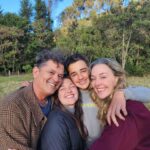 Carlos Vives Instagram - Bienvenido 2024❤️  1.⁠ ⁠Mi deseo es que siempre estemos así, abrazados y queriéndonos  2.⁠ ⁠⁠Te amo, eres mi alegría @claudiaelena  3.⁠ ⁠⁠Navidad en familia, nada igual🙌🏼  4.⁠ ⁠⁠Desde Montreal, Santa Marta y Bogotá, encontramos el lugar perfecto para compartir juntos en nuestro país que amamos 🇨🇴  5.⁠ ⁠⁠Que alegría los primos reunidos. ¡Los amo!  6.⁠ ⁠⁠Felicidad y mucho amor para este año que empieza Colombia