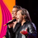 Carlos Vives Instagram - Hoy de Reyes me fui con mis amigos a @rtve @rtvecomunicacion para cantarles y acompañarlos en esta celebración tan especial❤️ ¡Ey no se lo pierdan! @anamenaoficial @carlos_baute @davidbisbal @diegotorresmusica @npastorioficial @princeroyce @rosarioficial @rozalenmusic @ryancastrro Madrid, España