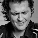 Carlos Vives Instagram - 30 años, que reto, que alegría y que nostalgia❤️ 30 años para celebrar la herencia musical y todo lo que hemos descubierto en este camino. 📸: @andresoyuela Colombia