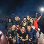Carlos Vives Instagram - Jugamos siempre en equipo, La Provincia a la cabeza y de a poco llegaron las sorpresas, gracias amigos porque el eco de nuestro sonido ha llegado al mundo entero. Los quiero ¡Colombia se merece lo mejor!❤️🇨🇴 @juanes @camilo @aterciopelados @sebastianyatra @higuitarene1 @farydmondragon @isabellaecheverri11 @eltinoasprilla @albertogamerofc @03nataliagaitan @chipakero Estadio Nemesio Camacho El Campin