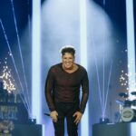 Carlos Vives Instagram - ¿Ustedes se acuerdan qué estábamos haciendo hace un mes? Por si tampoco lo pueden superar como yo, aquí les dejo unos recuerdos de esa noche inolvidable en El Campin que nos marcó para siempre. ❤️ 📸: @alejandra.mar Estadio Nemesio Camacho El Campin