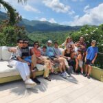 Carlos Vives Instagram - Bienvenido 2024❤️  1.⁠ ⁠Mi deseo es que siempre estemos así, abrazados y queriéndonos  2.⁠ ⁠⁠Te amo, eres mi alegría @claudiaelena  3.⁠ ⁠⁠Navidad en familia, nada igual🙌🏼  4.⁠ ⁠⁠Desde Montreal, Santa Marta y Bogotá, encontramos el lugar perfecto para compartir juntos en nuestro país que amamos 🇨🇴  5.⁠ ⁠⁠Que alegría los primos reunidos. ¡Los amo!  6.⁠ ⁠⁠Felicidad y mucho amor para este año que empieza Colombia