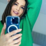 Carmen Villalobos Instagram - De todas las cosas que llevamos puestas a diario, La Actitud es lo que nos hace únicos y es lo que realmente importa💚Feliz miércoles mi gente linda 💋💋💋