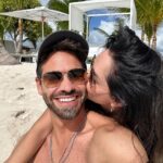 Carmen Villalobos Instagram - Feliz fin de semana con mucho amorcito 😻 solecito ☀️y sabrosura 🌊⛱️❤️! Los días a tu lado son 🤤🤤🤤! No quiero que se acaben mi amor @fredefutbol Te amoooooooo 😻 República Dominicana