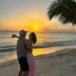 Carmen Villalobos Instagram - Tú @fredefutbol y Los atardeceres de Republica Dominica 🇩🇴 la combinación perfecta ❤️😻❤️ Con una presidente y en un beso terminamos 🎶😻🎼😻🎵😻... Te amo mi amor y todo lo que falta aún 😻🔥!