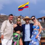 Carmen Villalobos Instagram - Hoy desde mi hermoso país 🇨🇴 y desde la preciosa Cartagena 😻 Top Chef VIP nos trae un súper capítulo💪🏼 No se lo pueden perder a las 7/6c por @telemundo 🔥🔪🍚⚡️ @delivier @adriamarina @juanmaelcielo 🥳🫶🏻 Photos by @10grb Cartagena, Colombia