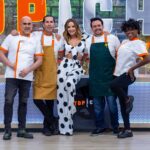 Carmen Villalobos Instagram - El show de esta noche no se lo pueden perder, porque regresan 4 super participantes de la primera temporada! Todos muy queridos por ustedes y no tienen idea las risas que les esperan❤️ Bienvenidos a su cocina nuevamente chicos @pelongomis @gregoriopernia @soyrodrigovidal @chikybombomreal ! Los queremos mucho 💋 ! Nos vemos muy puntuales hoy a las 7/6 c por @telemundo ❤️💪🏼💫🔥 Pic by @10grb