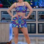 Carmen Villalobos Instagram - Si algo tiene esta cocina es PURA SABROSURA 🔥💃🏻 Sabrosura pura en #topchefvip2 Nos vemos a las 7/6c por @telemundo ❤️💙❤️💙 M&H @normajaneid Stylist @jorge.malave look @avrilfh__ 💋