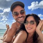Carmen Villalobos Instagram - Feliz fin de semana con mucho amorcito 😻 solecito ☀️y sabrosura 🌊⛱️❤️! Los días a tu lado son 🤤🤤🤤! No quiero que se acaben mi amor @fredefutbol Te amoooooooo 😻 República Dominicana