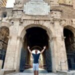 Carmen Villalobos Instagram - El Coliseo Romano 🤩 Uno de los lugares más impresionantes de la antigüedad ! Nada mas que decir 🏛️ Otro ✅ en nuestra lista ✨🫶🏻💫! Que sigan las vacaciones a tu lado ❤️ Roma, Italia