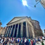 Carmen Villalobos Instagram - Hola Roma 🤩 También llamada "La Ciudad Eterna" Que les puedo decir? Maravillada con su historia y completamente impactada por sus monumentos 🏛️ Aquí les dejo unas foticos de lo que fue mi día 🥰🥰🥰 1, 2 y 3 Basílica de San Pedro en El Vaticano 4. Piazza Navona 5 y 6 Pantheon 7 y 8 La Fontana Di Trevi Roma, Italia