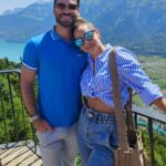 Carmen Villalobos Instagram - Hoy nos pusimos de acuerdo con el paisaje 💙! No les podemos explicar lo hermoso que es este país #suiza🇨🇭 ! A donde miremos es espectacular ✨😻 Los queremos un montón 🫶🏻! Feliz domingo para todos 😎 Interlaken,Switzerland