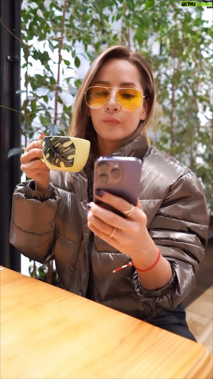 Carmen Villalobos Instagram - Todo lo que necesitas de tecnología en un solo lugar 😎! @benedetti_store Mi favorito de Colombia 🫶🏻 Consiéntete y adquiere tu equipo, así como lo hice yo y ahora estoy feliz con mi nuevo iPhone 14 pro 😻! Gracias Giuse y a todo tu equipo por el servicio Premium 😎