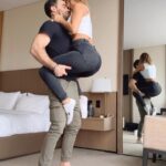 Carmen Villalobos Instagram - Love is in the air 😻😻😻! Convencí a @fredefutbol de hacer este video bailando y me encantó 🫠... aunque al final el quiso huir 😂😂😂😂😂😂!