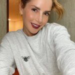 Carmen Villalobos Instagram - ¡Hola niñas 🤗! Les muestro mi rutina para tener la piel renovada de la noche a la mañana con Nocturne de @lbelonline 😻😻 Aquí les dejo enumerado el Paso a paso 🤗 1.Desmaquillador Bifásico L'bel NSOC48636-12CO2.       2.Limpiadora Nocturne NSOC99069-20CO3.       3.Nocturne Ojos NSOC05028-21CO4.       4.Hidratante Nocturne NSOC08164-21CO5.       5.Mi favorito 🤗 Nocturne Serum NSOC99061-20CO #guwm #getunreadywithme #nocturneserum #acidohialuronico #rutinanoche #publicidad