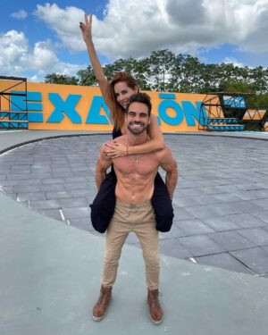 Carmen Villalobos Instagram - Hoy es el día más importante desde que empezamos a ser novios !
Cómo se dió todo🤗? Esa historia solo 
TÚ Y YO la sabemos ❤️ y aquí algunas fotos de todos esos momentos únicos❤️ Sorpresivo e inesperado? SI! Pero TOTALMENTE INCREÍBLE y MARAVILLOSO 🤤🤤🤤! 
Hoy mi mayor deseo es que sigas pasando un súper cumpleaños, sigas siendo ese ser auténtico y que siempre me contagies con tu dulzura y risa 😻
Happy Birthday amor @fredefutbol 🥳
Te amooooooo ❤️🐱❤️🐱
Gracias  hotel @nacarhotelcartagena por ser parte de este día tan especial!