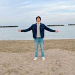 Carmine Buschini Instagram - San Mauro Mare, 10 Febbraio Non mi stancherò mai del mare, della sua bellezza e della carica energetica che ogni volta mi dona. Io ascolto lui e lui ascolta me e ci capiamo; per questo chi mi conosce sa che quando ne ho la possibilità cerco sempre di andargli a far visita, come un amico fidato. Vi abbraccio forte tutti 💙