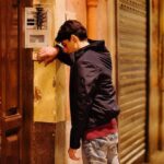 Carmine Buschini Instagram - Finalmente, potrò condividere con voi anche questo piccolo tassello di bene, un bene che è possibile, e soprattutto accessibile a tutti; vi aspetto questa sera alle 21:25 su Rai 1, con "Liberi di scegliere", un bacio! :) LO BIANCO: "Ci vuoi dire, almeno, se stai bene?" DOMENICO: "No. Non sto bene. Prima ero forte, adesso sono debole. [...] Prima non riuscivo nemmeno a ridere, adesso mi viene sempre voglia di piangere. Prima mi piacevo, adesso non so più nemmeno chi sono." LO BIANCO: "Però adesso sei libero, puoi finalmente scegliere." #LiberiDiScegliere