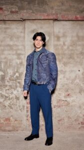 Carmine Buschini Instagram - Milano, 16 Gennaio Una giornata magica quella di ieri, piena di talento e d’ incontri; grazie di cuore @etro per l’ invito e tantissimi complimenti @marcodevincenzo per la nuova collezione, ne sono affascinato. Vi abbraccio forte tutti! 💙