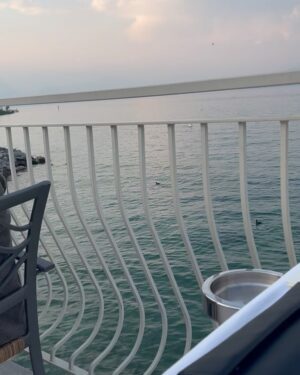 Carmine Buschini Instagram - Sirmione, 6 Giugno 

Qualche giorno di leggerezza e di relax per evadere un po’ dalla frenesia della quotidianità. A volte è importante imparare a fermarsi. 😊 

Vi abbraccio forte! 💙