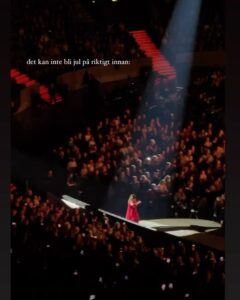 Carola Häggkvist Instagram - I lördags, då hände något. Frihet kom. Jag är fortfarande upprymd av den. Vi rörde vid varann .. och när såg jag en hoppandes publik på julkonsert? … TACK igen till alla som var där.