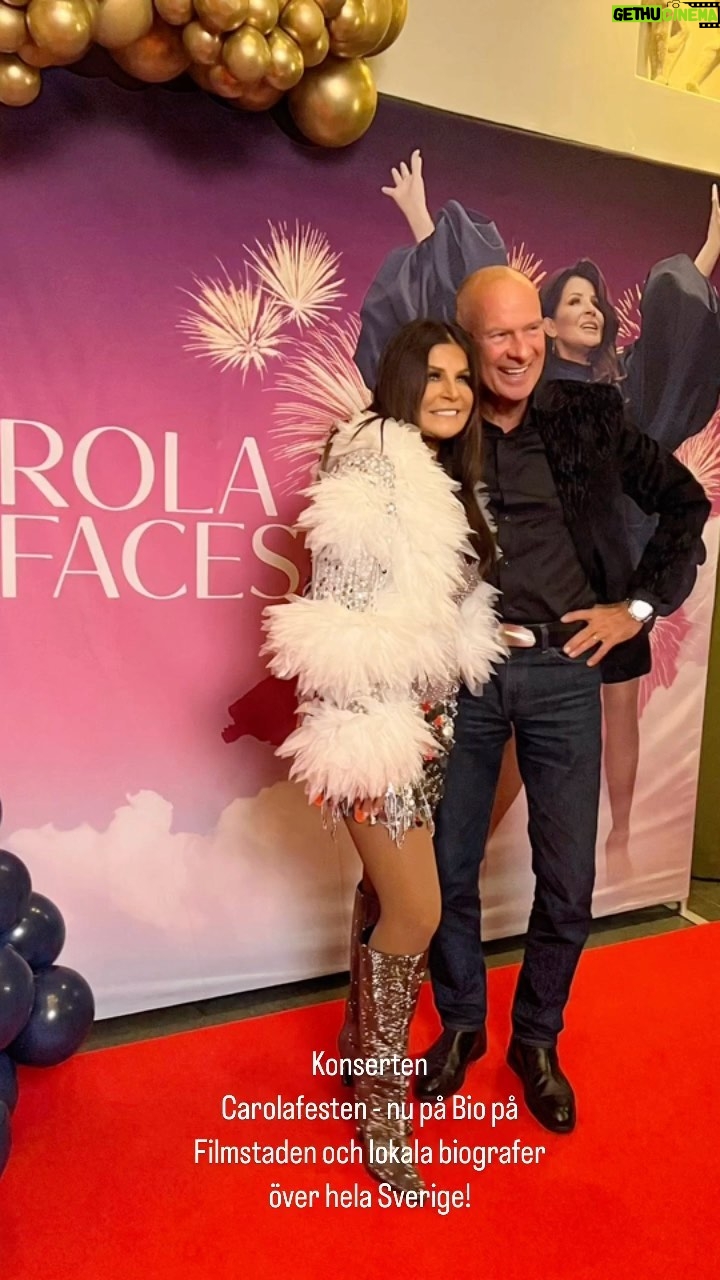 Carola Häggkvist Instagram - Celebrate GOOD times c’mon! 🙌🏼🙌🏼🔛🏆 Wohoo .. Nu kan du se HELA KONSERTEN på Filmstadens biografer! Så glad och stolt över det. Och över världens bästa publik! 👏🏼👏🏼👏🏼👏🏼👏🏼💐💐💐🏆🎸🔛🎂 Var med och upplev låtarna och mina fina gästartister som kom å firade med mig. Tack älskade Lasse Holm, Andreas Johnson och Benjamin Ingrosso! Önskar dig en härlig fredag och helg. Vi ses och hörs snart igen. Kram