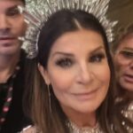 Carola Häggkvist Instagram - Blingad och klar. 💫ha ha .. ’Nyårskaramellerna’ med Tilde och en kavalkad av artister och massa gäster! Benjamin Ingrosso mfl. ’Tillsammans igen, jag känner igen.. att du är nära mig’ ( Dock är sista bilden inte från ikväll men från avicci arena maj -23 med mina boyz!!) Men två andra boys är med här i videon och det är duktiga Conny & Bobby som jag har så kul med. Det var roligt att få göra ‘Händer upp’ live och ta Pop - Häggis vidare in i 2024 … Det är både lekfullt, livfullt och har en mening. Tack för inbjudan till programmet och jag fick vara med i detta nyårs firande. Kram ✨#nyårskaramellerna #tildedepaula #tv4 #nalen #borninstockholm #starstudiopr @connybackstrom @bobbyoduncu @tildedepaula @reginadirinaldi @borninstockholm @starstudio_pr
