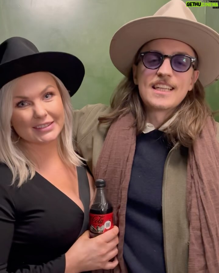 Carola Häggkvist Instagram - Lollos intervjuer. Premiärpubliken ♥️ Biofilmen ”Carolafesten-40 år sedan Främling” visas på biografer runt om i landet. Länk till biljettköp i bion ovan /Lollo Sjaunja, Team Carola