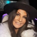 Carola Häggkvist Instagram - Så tacksam för den lyckade Bio premiären !! Här med mina grabbar… nu efter fem!!