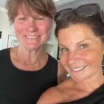 Carola Häggkvist Instagram - Klart man längtar tillbaks! Fin tid med syrran och svågern. 🙌🏼🙌🏼🔛🦋 Och tack till Jimmy som var med på att bjuda in familj och grannarna som gäster i vårt gemensamma hus i SA! Vilken rolig tid vi hade. ( Nej vi är inte mer än vänner. Vi kan ha semester med Zoe tillsammans ändå. Bra va?!! 👏🏼👏🏼) Tack syrran för oerhört många glada skratt och fina upptäckter på andra sidan jordklotet. Love You. Och Börje likaså! Happy sunday! @susanneekeberg @borjeekeberg