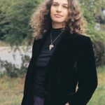 Carole King Instagram - “All I needed to do was sing with conviction, speaking my truth from the heart, honestly and straightforwardly, and to offer my words, ideas and music to the audience as if it were one collective friend that I'd known for a very long time.” 📷 Carole King photographed in the garden of her Appian Way home in Laurel Canyon, 1971 by Jim McCrary Photo courtesy Lou Adler/Ode Records Laurel Canyon, Los Angeles