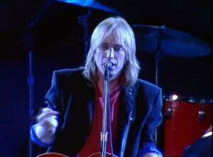 Carole King Instagram - Remembering Tom Petty . 💔
#tompettyandtheheartbreakers 
#FarmAid  #dontbringmedown #goffinkingsongs