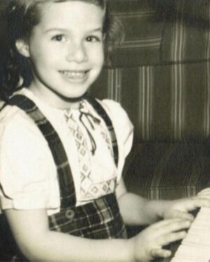 Carole King Instagram - Carole King & 🎹 

📷: Carole King Family Archives 1946, 
Sony Music Archives 1959,
Jim McCrary 1970, @elissa_kline 2004, @louisegoffinmusic 2019,
 RRHOF 2021