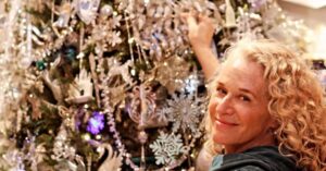 Carole King Instagram - Merry Christmas 🎄