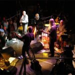 Carole King Instagram - Flashback to 16 years ago: #CaroleKing and #JamesTaylor returned to the Troubadour in November 2007 to celebrate the venue's 50th anniversary. Their original band members #DannyKortchmar, #LelandSklar & #RussellKunkel joined them for the 3 night run. These shows inspired the Troubadour Reunion Tour which traveled to Australia, New Zealand, Japan and North America during 2010. The album "Live at the Troubadour" was released in that same year. 📷 @elissa_kline Were any of you at the Troubador show in 2007?