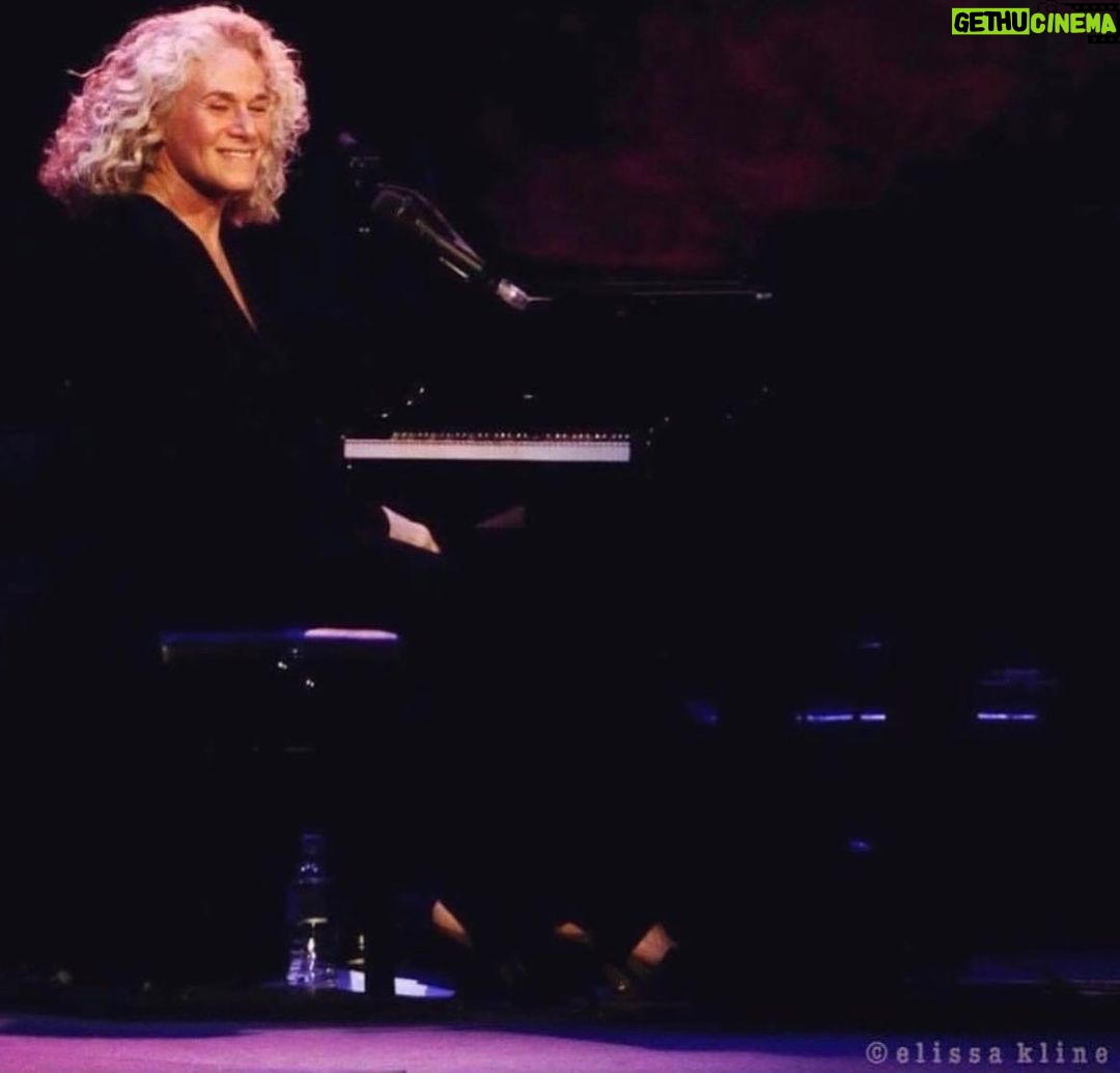 Carole King Instagram - Troubadour Reunion Tour 2010 👧 🎹