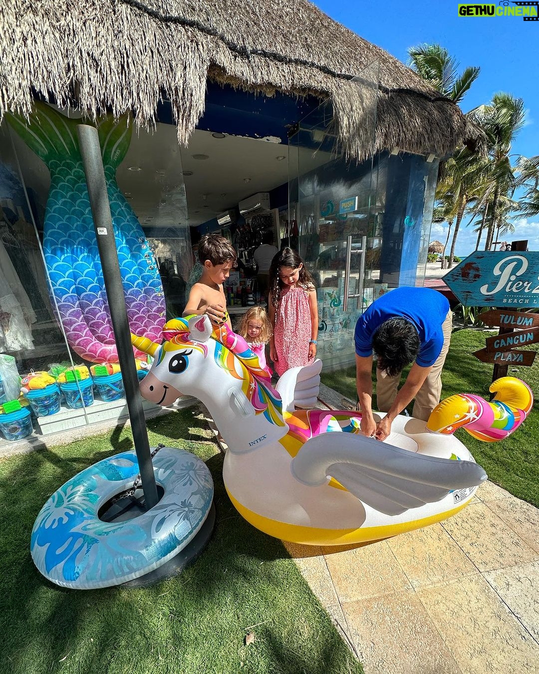 Carolina Ardohain Instagram - @grandpalladiumrivieramaya #FamilySelection 🎉💕 #cumplepampita @guilleardohain @drguillermoardohain @anagarciamoritan @beniciovicunaardohain @carola_carrasco Grand Palladium Riviera Maya Resort & Spa