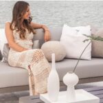 Carolina Ardohain Instagram – Te quiero presentar la nueva colección Bali de @fontenla_furniture que elegí para mi casa. 🌟

La exclusiva colección de outdoor, está inspirada en la serenidad y belleza de lo exótico. Cada pieza es un reflejo de lujo y confort, diseñada para transformar tu espacio al aire libre en un retiro paradisíaco. 

Conoce mas en todas sus tiendas. 
Fontenla | Authentic luxury masterpieces.