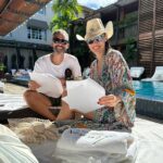 Carolina Ardohain Instagram - Ya estamos listos para los @martinfierrolatinomiami ! Acá con @polloalvarez haciendo la pasada para esta noche. 🧉💦🏆 @lennoxhotelmiamibeach Lennox Hotels Miami Beach