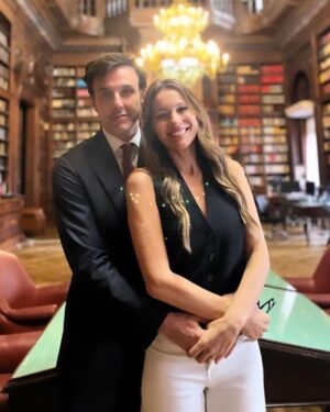 Carolina Ardohain Instagram - Felicitaciones @robergmoritan !
Ministro de Desarrollo Económico de la Ciudad de Buenos Aires! 👏
Te veo todos los días como pones el cuerpo y el corazón.
Me llena de orgullo, y me da mucha esperanza y Alegría! 
😍💕✨
