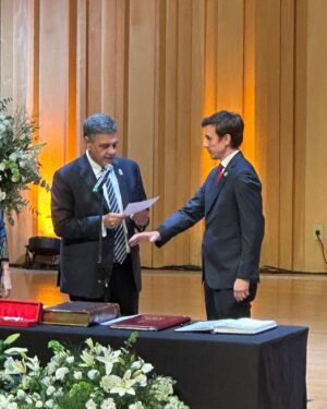 Carolina Ardohain Instagram - Felicitaciones @robergmoritan !
Ministro de Desarrollo Económico de la Ciudad de Buenos Aires! 👏
Te veo todos los días como pones el cuerpo y el corazón.
Me llena de orgullo, y me da mucha esperanza y Alegría! 
😍💕✨