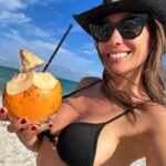 Carolina Ardohain Instagram - ☀️☀️☀️ @lennoxhotelmiamibeach 👙 @sweetlady_ok 🕶️ @infinitbypampita 👒 @paz.hats Lennox Hotels Miami Beach