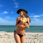 Carolina Ardohain Instagram - ☀️☀️☀️ @lennoxhotelmiamibeach 👙 @sweetlady_ok 🕶️ @infinitbypampita 👒 @paz.hats Lennox Hotels Miami Beach
