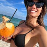 Carolina Ardohain Instagram - ☀️☀️☀️ @lennoxhotelmiamibeach 👙 @sweetlady_ok 🕶️ @infinitbypampita 👒 @paz.hats Lennox Hotels Miami Beach