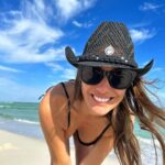 Carolina Ardohain Instagram - ☀️☀️☀️ @lennoxhotelmiamibeach 👙 @sweetlady_ok 🕶️ @infinitbypampita 👒 @paz.hats Lennox Hotels Miami Beach